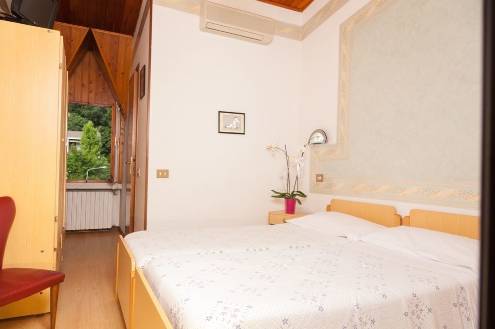 Hotel Ricordo Du Parc Tabiano Terme Buitenkant foto